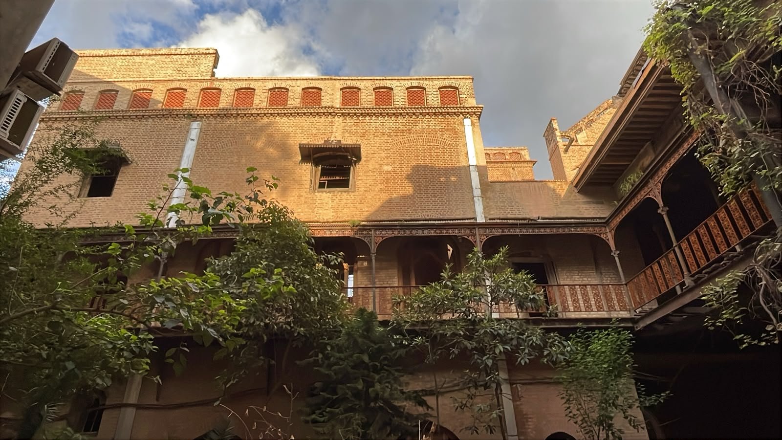 Sujan Singh Haveli restored courtyard